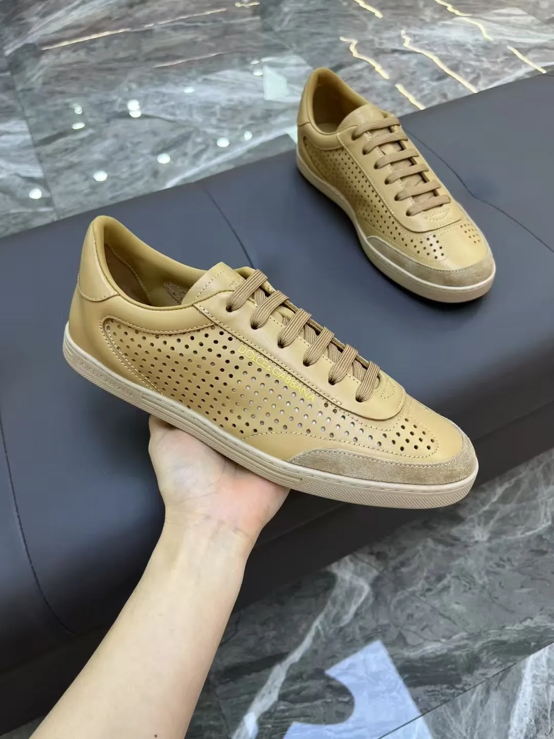 Men's Men's Shoes 💰400 [New Style] 🐝🐝DG—Dolce&G men's calfskin sneakers Portofino Yacht shoes, simple and versatile design, unique saddle leather soles. The Dolce &G logo rear wing is the icing on the cake. Imported cowhide + rubber outsole Size: 39-44 (customized at 38.45)